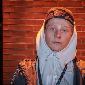 Meet your Posher, Hunter